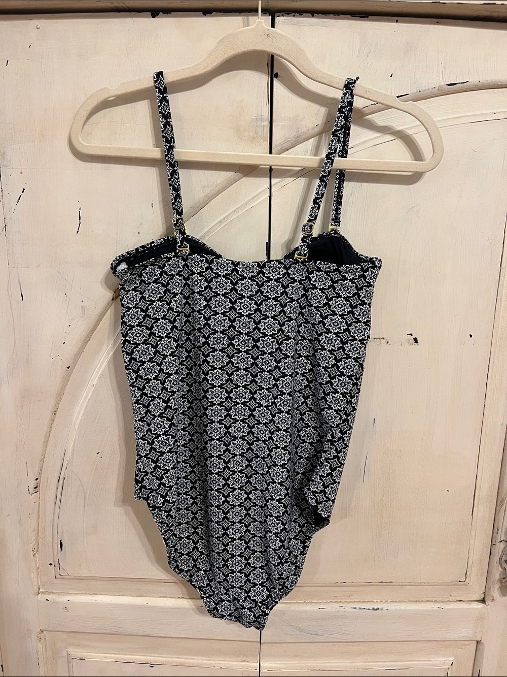 Shore Shapes One Piece Swimsuit Black White Floral Print Size 12 Tummy Control - Picture 4 of 12